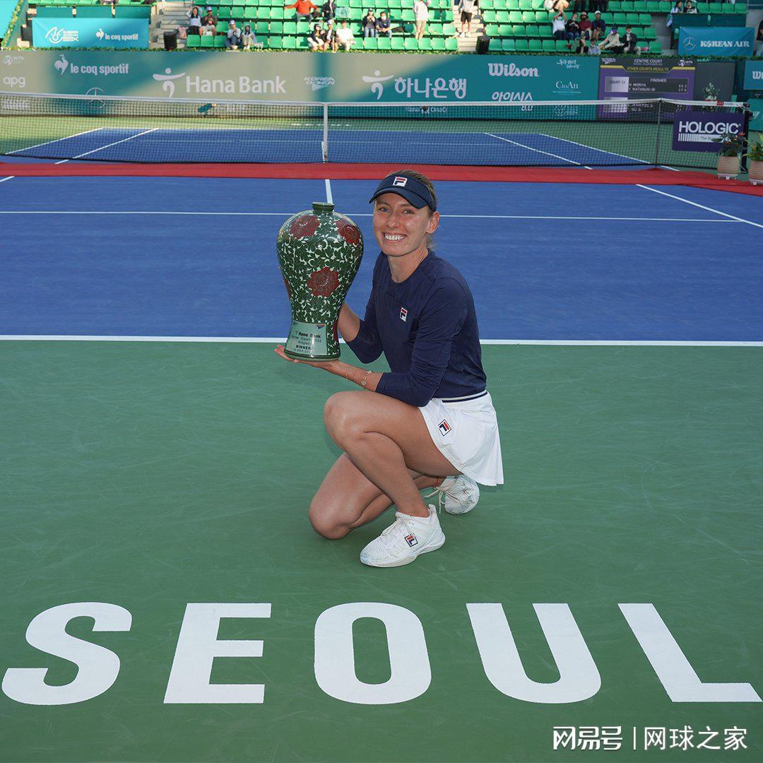 ue, 一侧是斯瓦 ue, 一侧是斯瓦