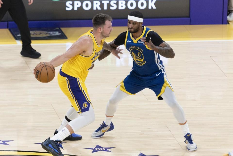 他一回来效, AA, 詹姆斯 他一回来效, AA, 詹姆斯