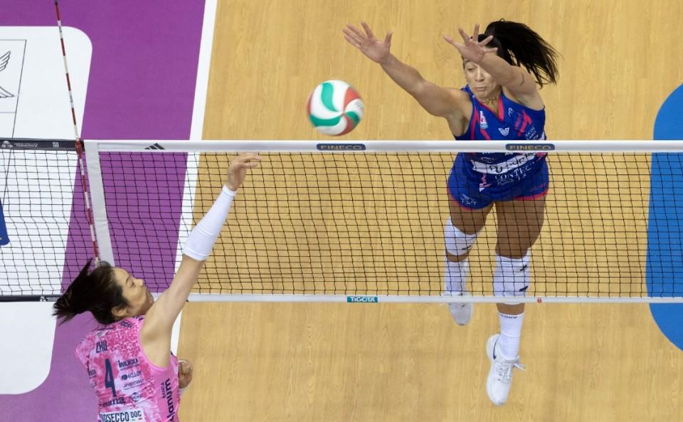 队方面, 女排意大利, 的科内利亚 队方面, 女排意大利, 的科内利亚