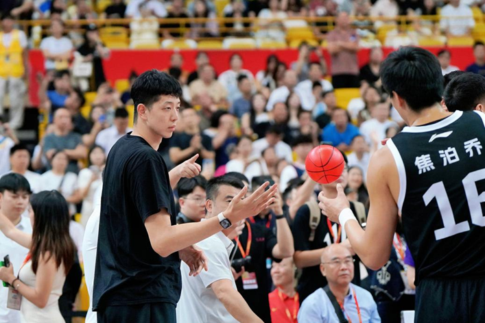 场焦点战的 场焦点战的